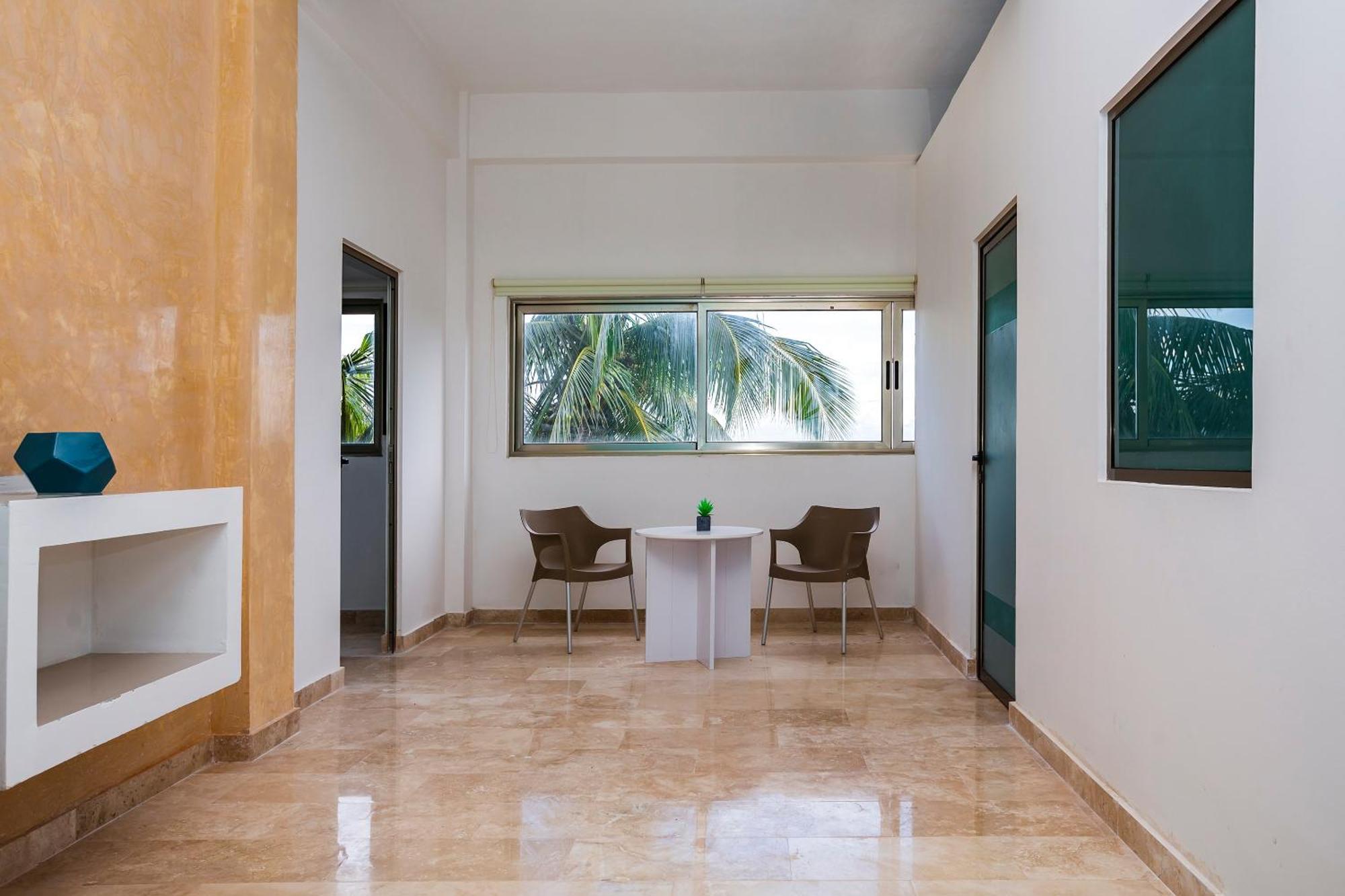 Capital O Cancun International Airport 24 7 エクステリア 写真