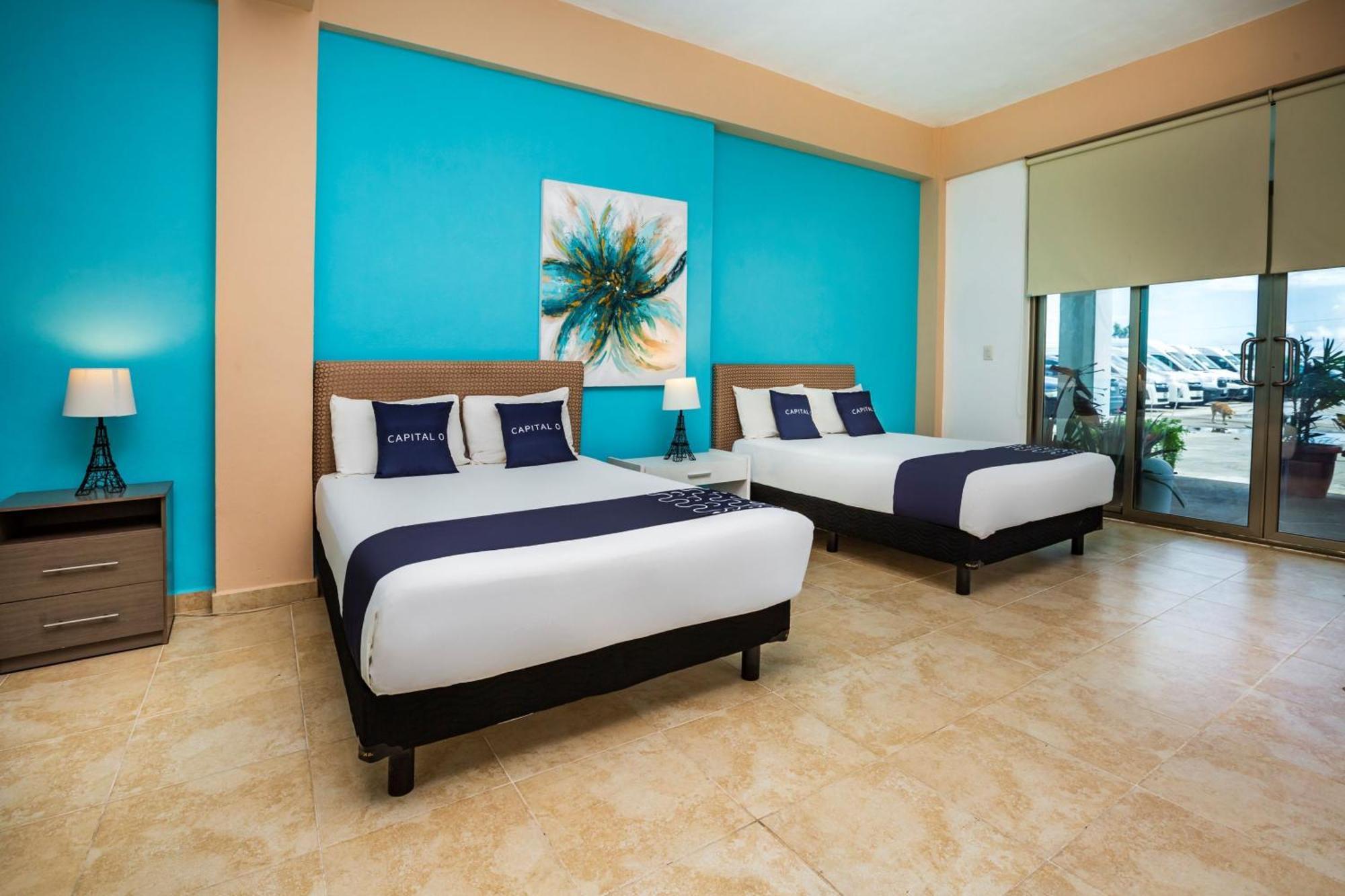 Capital O Cancun International Airport 24 7 エクステリア 写真